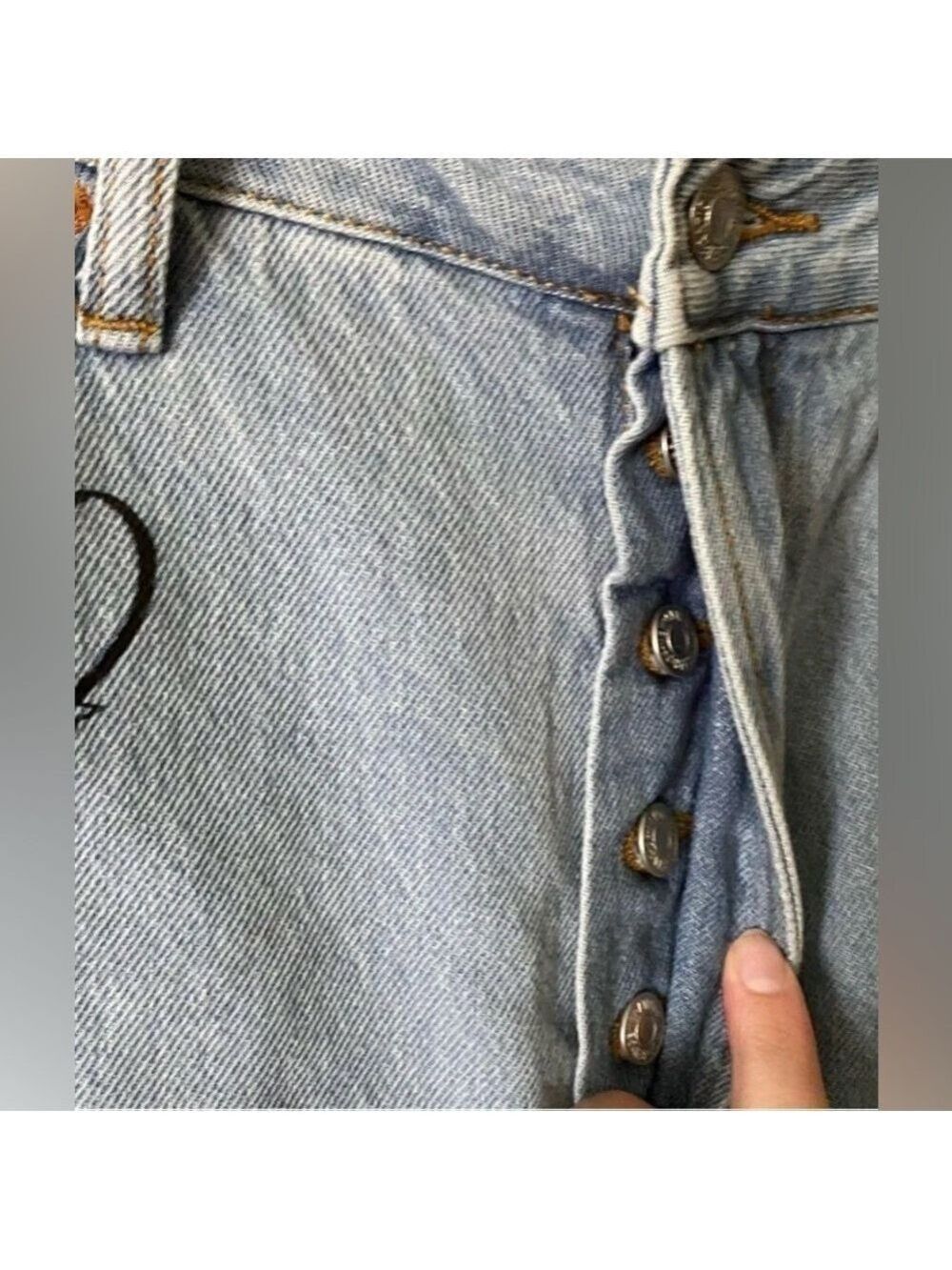 S.O.N.G Women's Y2K style Timeless High Waisted Denim Shorts Size 7/28 Inseam 3" - Picture 3 of 7